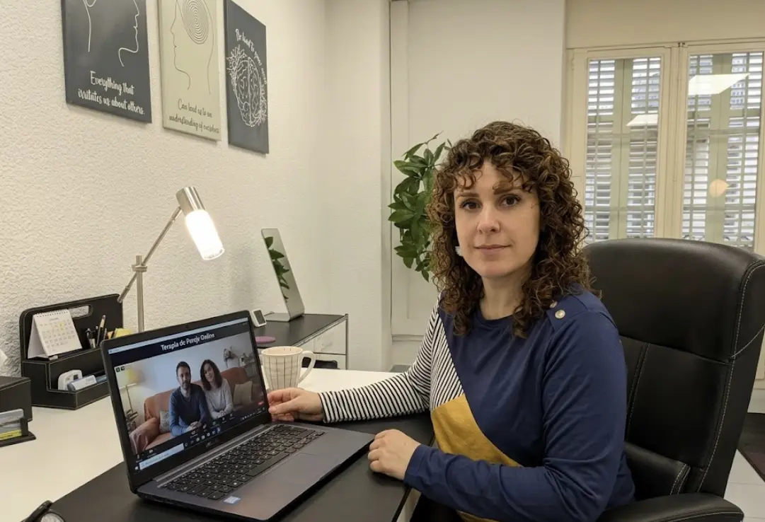 Terapia de pareja online para residentes fuera de Sabadell o por comodidad.