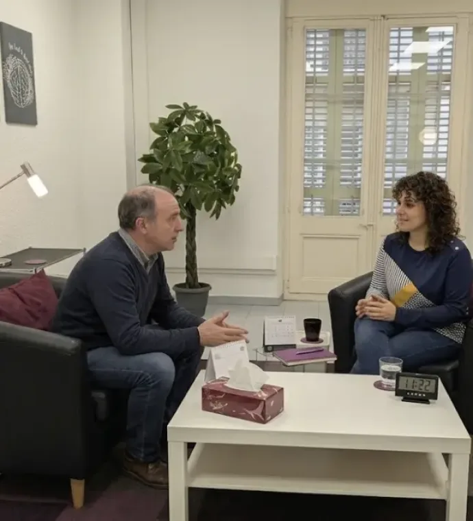 Consulta presencial de psicología en el centro de Sabadell con Laura Ventura.